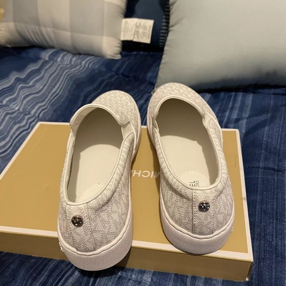 Michael kor shoes size 10 m - Picture 2 of 5